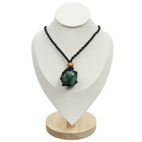 Naszyjnik makramowy z minerałem