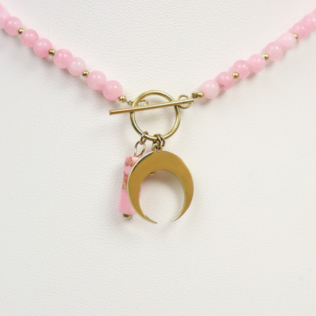 Naszyjnik z kamieni z ozdobnym zapięciem