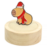 Kapibara z w stroju Świętego Mikołaja