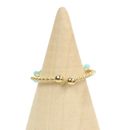 Pierścionek z wiszącym kamyczkiem