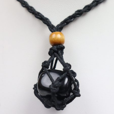 Naszyjnik makramowy z minerałem