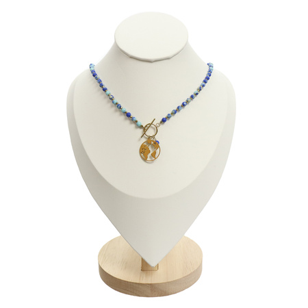 Naszyjnik z kamieni z ozdobnym zapięciem