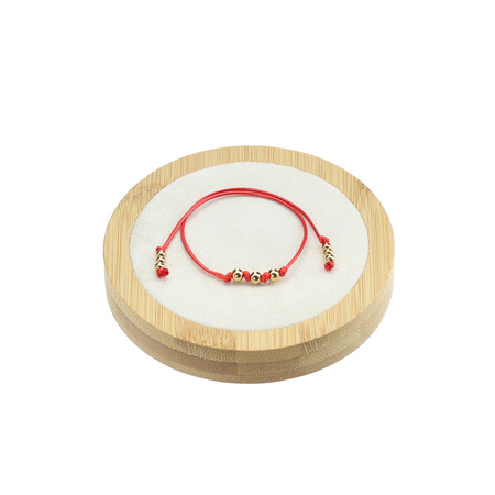 Bransoletka z czerwonego sznurka