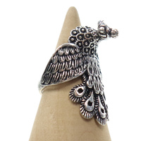 Pierścionek indyjski z motywem pawia