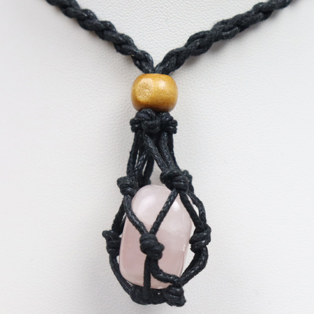 Naszyjnik makramowy z minerałem