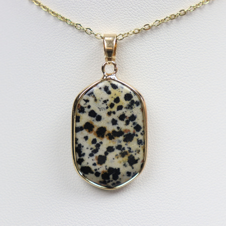 Naszyjnik z zawieszką kamienną