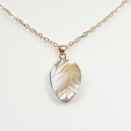 Naszyjnik z listkiem