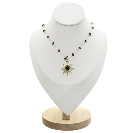 Łańcuszek kamienny ze słońcem