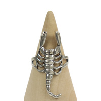 Pierścionek indyjski z motywem skorpiona