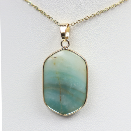 Naszyjnik z zawieszką kamienną