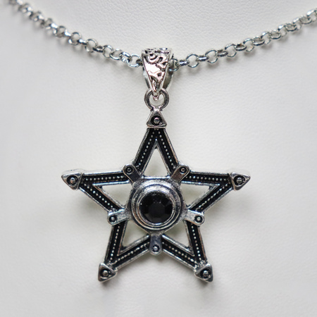 Naszyjnik z gwiazdą