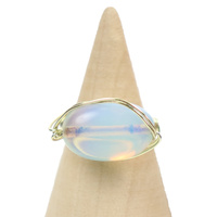 Pierścionek drucikowy z kamieniem