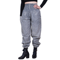 Spodnie z kieszeniami