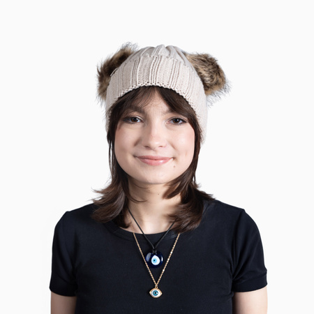 Czapka z dwoma pomponami