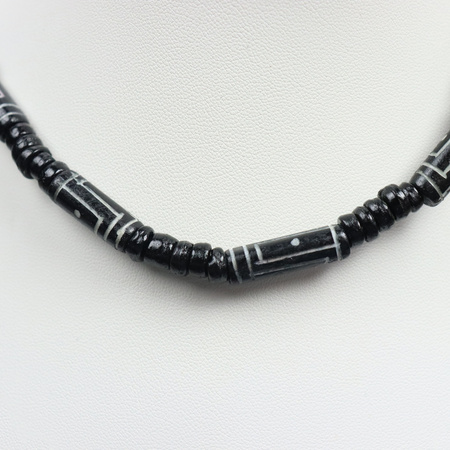 Naszyjnik z kości i kokosa