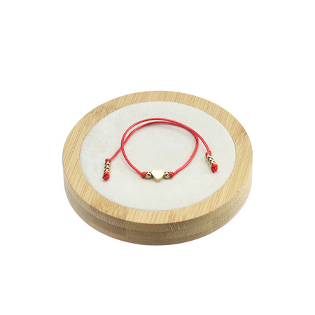 Bransoletka z czerwonego sznurka
