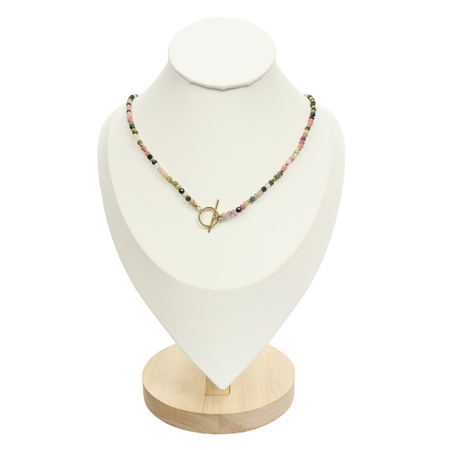 Naszyjnik z kamieni z ozdobnym zapięciem