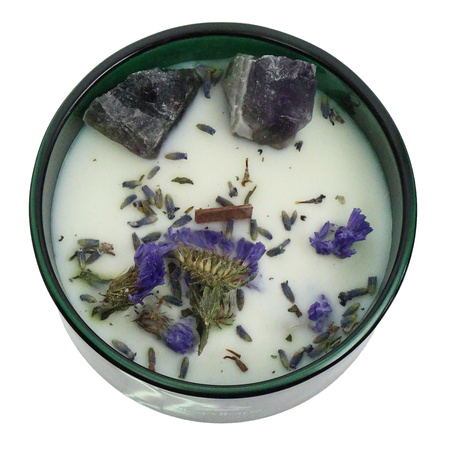 Świeca Hop Hare z kamieniami i kwiatami