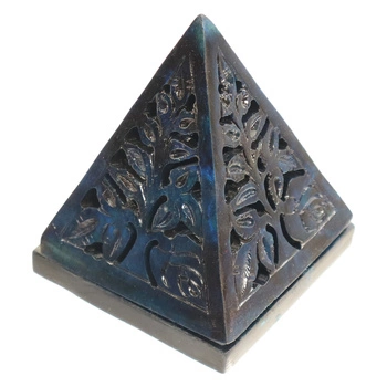 Świecznik z kamienia mydlanego - piramida 